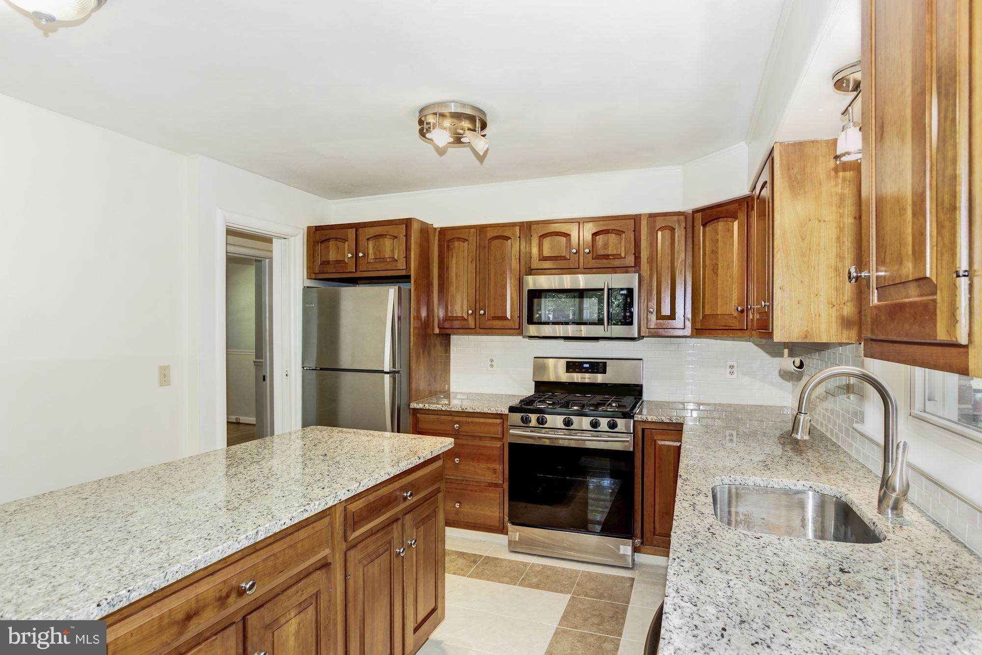 5701 Norton Road Alexandria, VA 22303 - Photo 8 of 30 Kitchen