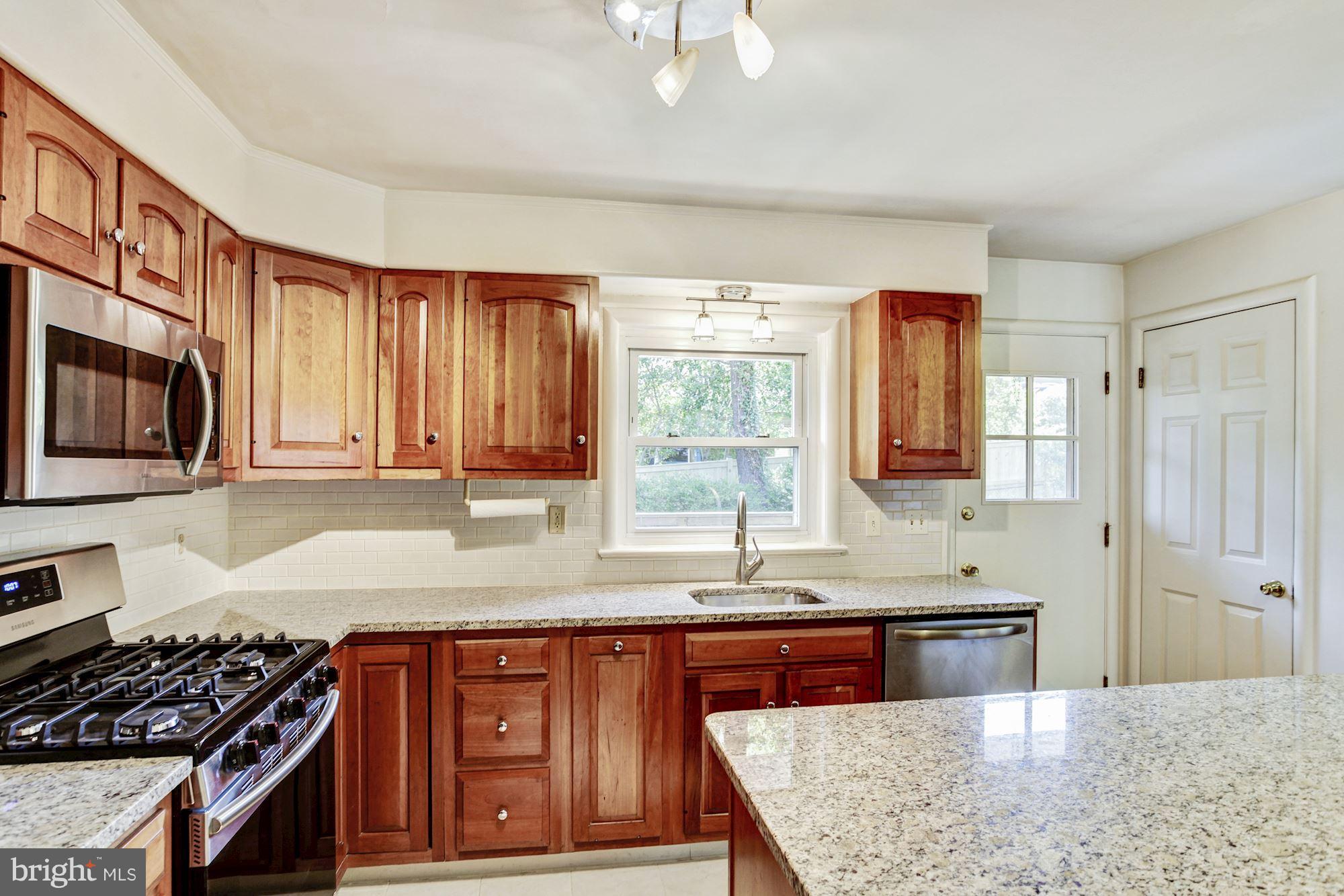5701 Norton Road Alexandria, VA 22303 - Photo 9 of 30 Kitchen