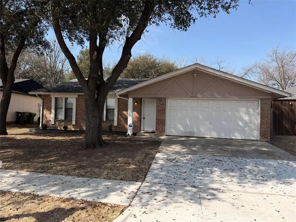 $1,950 | 3402 Green Hill Drive, Arlington, TX 76014