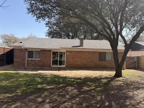 $1,950 | 3402 Green Hill Drive, Arlington, TX 76014