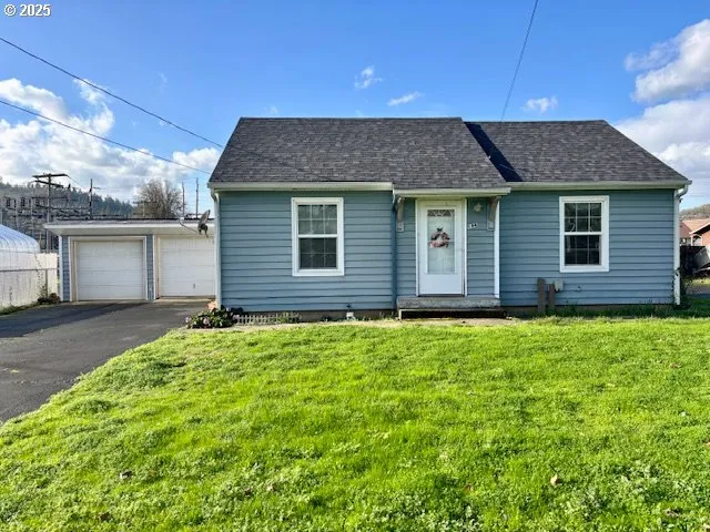 $289,000 | 196 Northeast Flagg Street, Roseburg, OR 97470