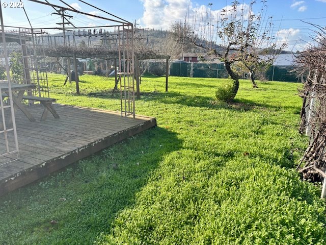 196 Northeast Flagg Street Roseburg, OR 97470 - Photo 25 of 27 a view of yard with swimming pool