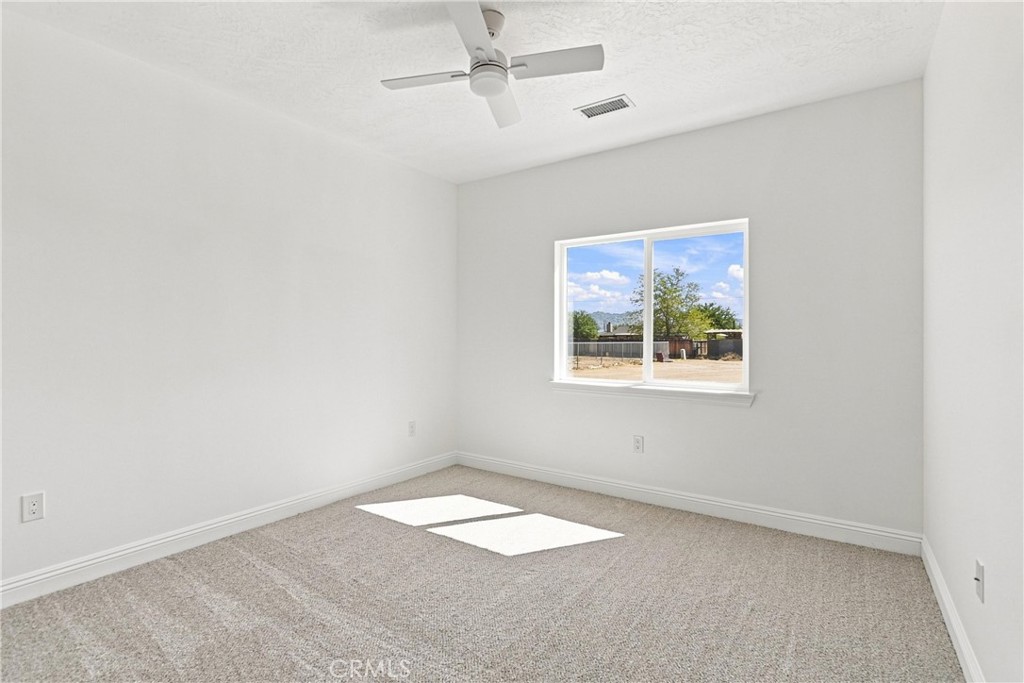 16055 Winnebago Road Apple Valley, CA 92307 - Photo 35 of 41 Bedroom 4