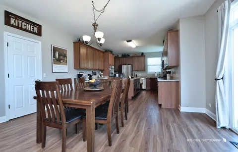 $525,000 | 60 West Arden Lane, Round Lake, IL 60073