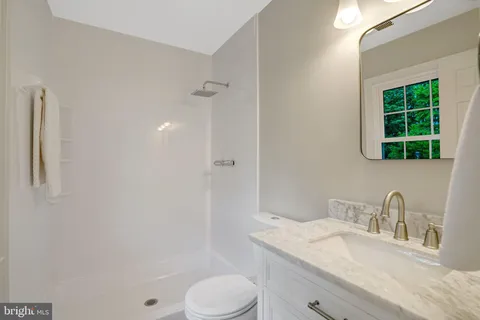 $750,000 | 6402 Seven Oaks Court, Falls Church, VA 22042