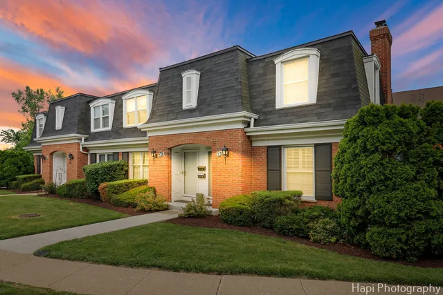 $315,000 | 336 South Eastern Avenue, Barrington, IL 60010