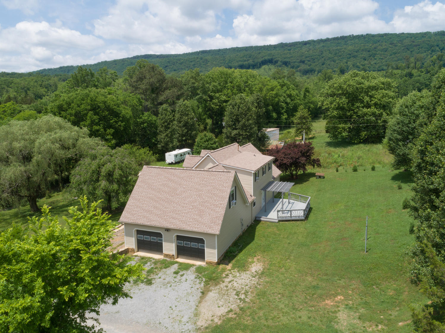 127 Chastain Reed Lane Spring City, TN 37381 - Photo 4 of 32 127_Chastain_Reed_Ln_02