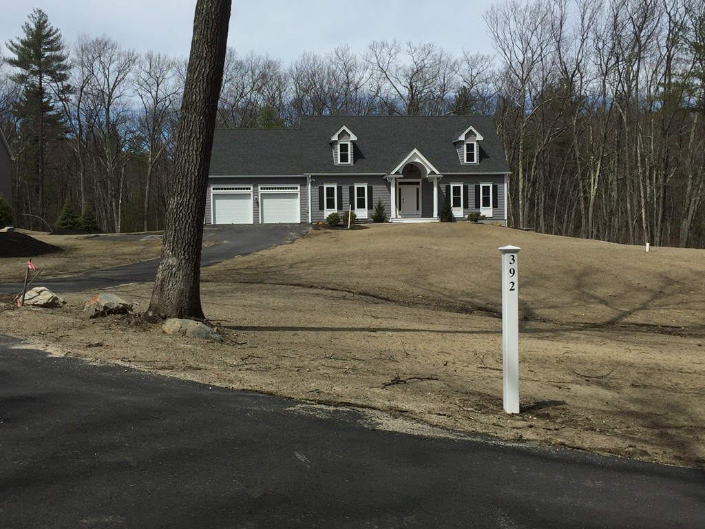 392 Hilltop Road Lancaster, MA 01523 - Photo 2 of 17 Gallery Image 2