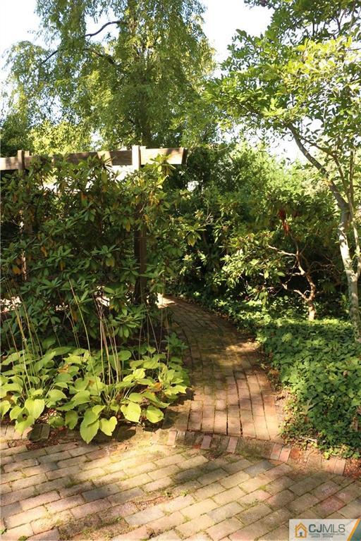 11 Watchung Road East Brunswick, NJ 08816 - Photo 17 of 20 Gallery Image 17