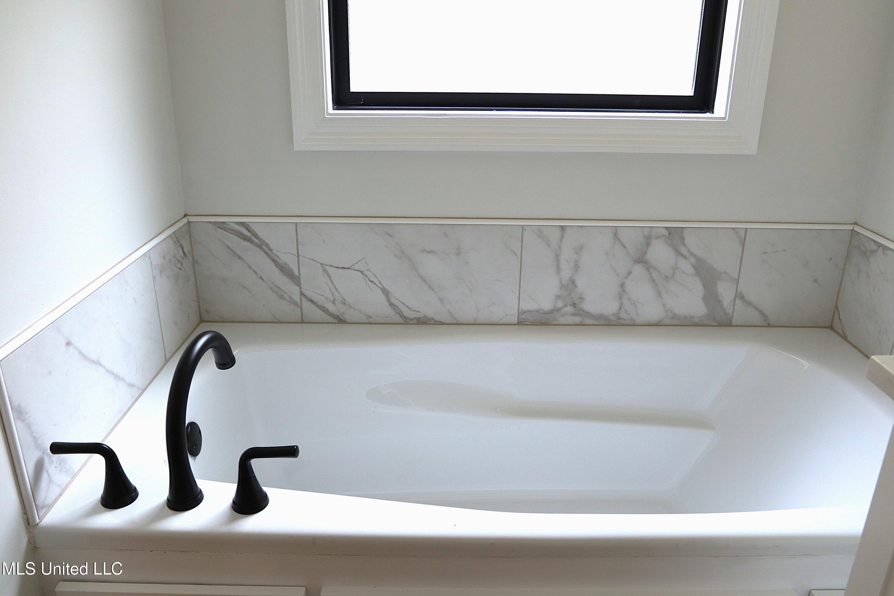 572 Turtle Lane Brandon, MS 39047 - Photo 19 of 42 IMG_3402