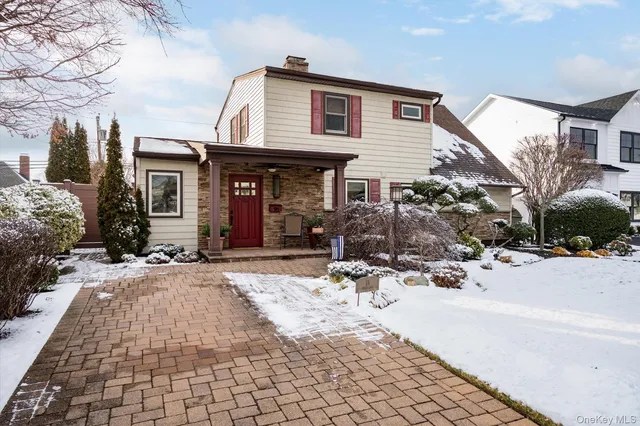 $729,000 | 16 Dahlia Lane, Wantagh, NY 11793