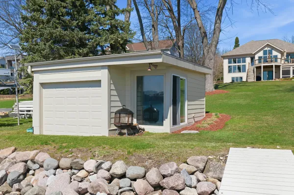 $2,750,000 | N26W30183 Maple Avenue, Delafield, WI 53072