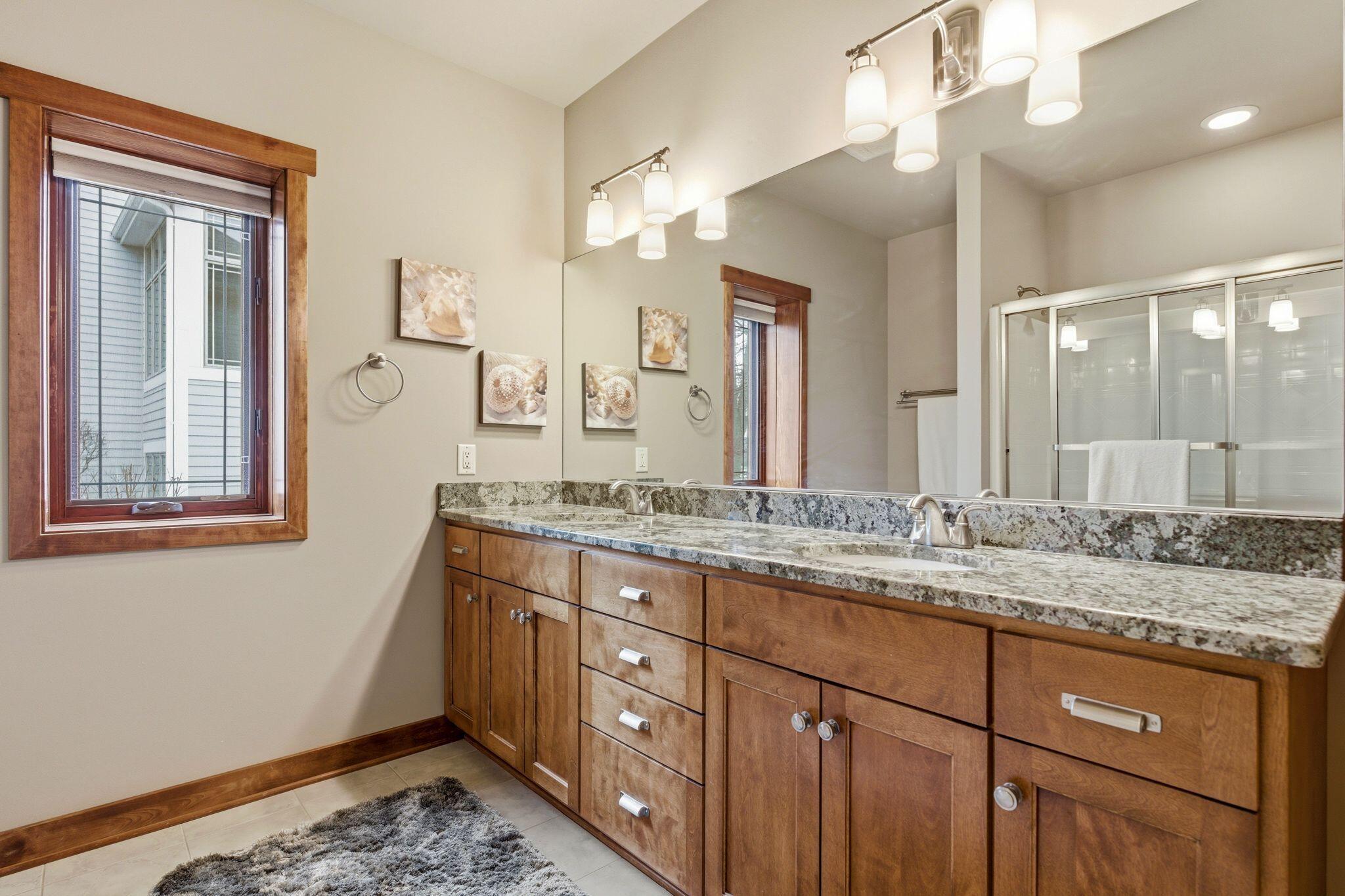 N26W30183 Maple Avenue Delafield, WI 53072 - Photo 19 of 39 N26W30183 Maple Ave Pewaukee - HDR-40