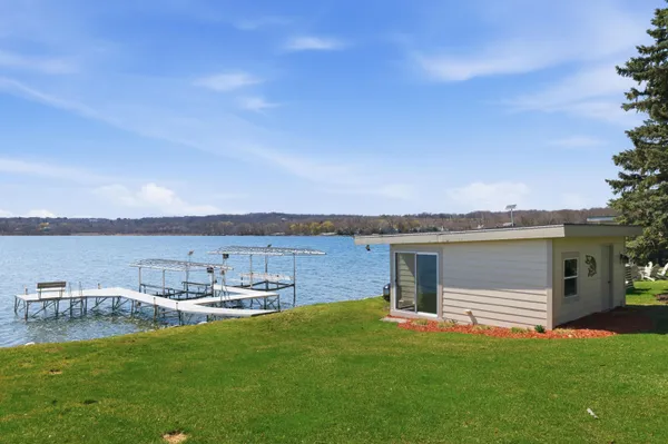 $2,750,000 | N26W30183 Maple Avenue, Delafield, WI 53072