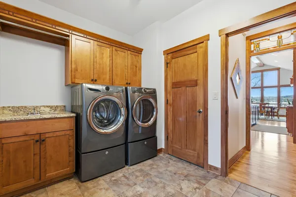 $2,750,000 | N26W30183 Maple Avenue, Delafield, WI 53072