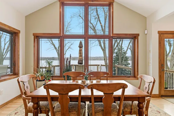 $2,750,000 | N26W30183 Maple Avenue, Delafield, WI 53072