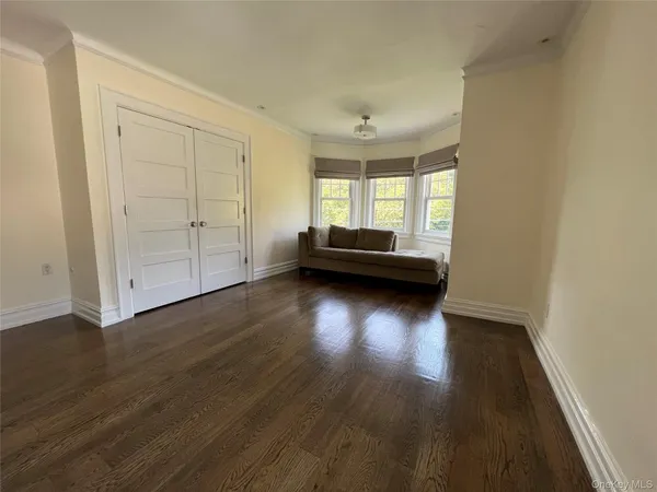 $9,800 | 36 Midland Street, Huntington, NY 11743