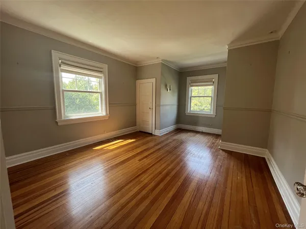 $9,800 | 36 Midland Street, Huntington, NY 11743