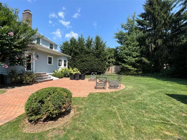 $9,800 | 36 Midland Street, Huntington, NY 11743