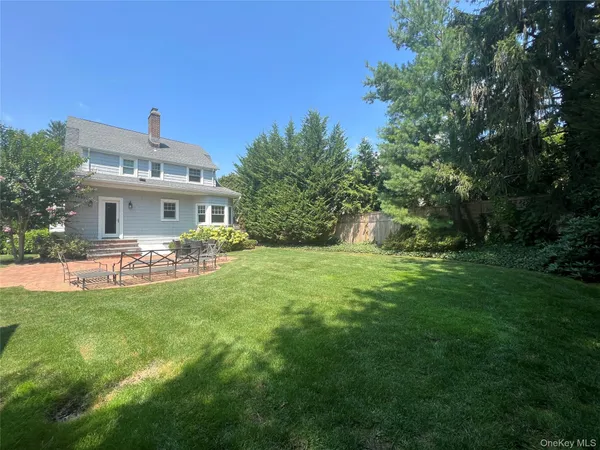 $9,800 | 36 Midland Street, Huntington, NY 11743