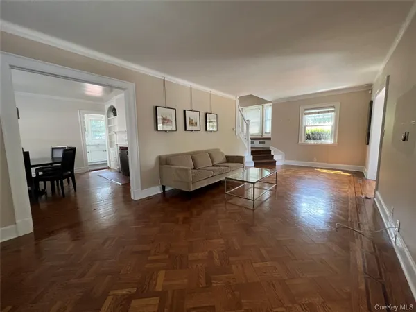 $9,800 | 36 Midland Street, Huntington, NY 11743