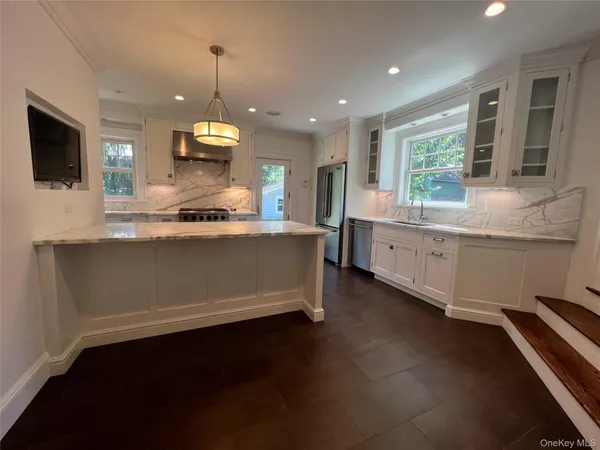 $9,800 | 36 Midland Street, Huntington, NY 11743