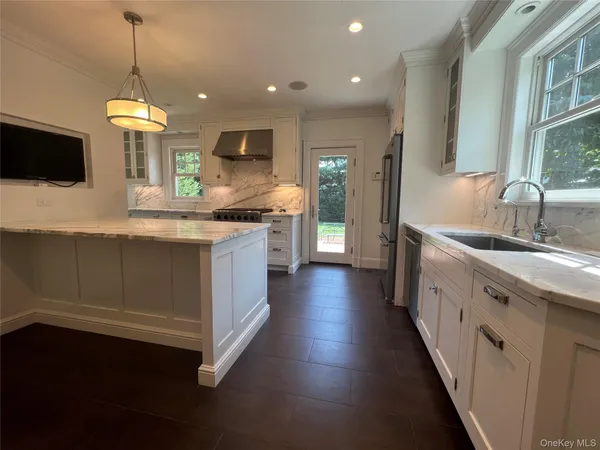 $9,800 | 36 Midland Street, Huntington, NY 11743