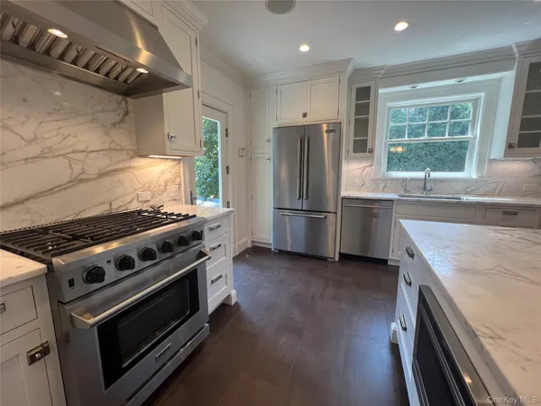 $9,800 | 36 Midland Street, Huntington, NY 11743