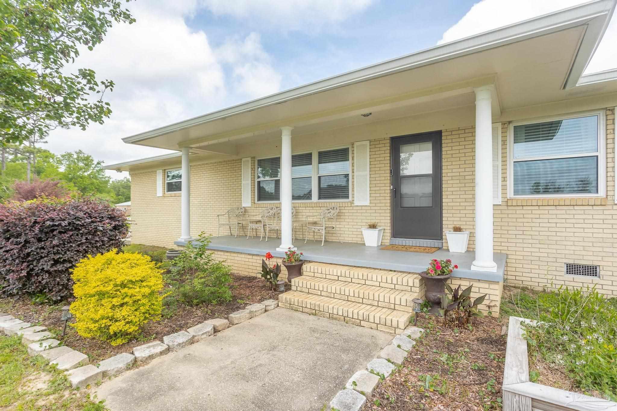 2020 Ceylon Road Pensacola, FL 32526 - Photo 3 of 47 Gallery Image 3