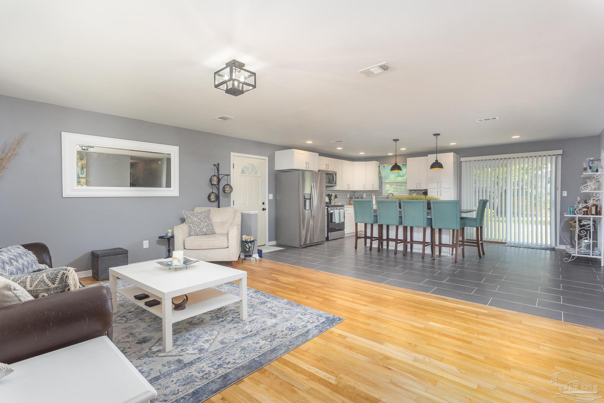2020 Ceylon Road Pensacola, FL 32526 - Photo 4 of 47 Gallery Image 4