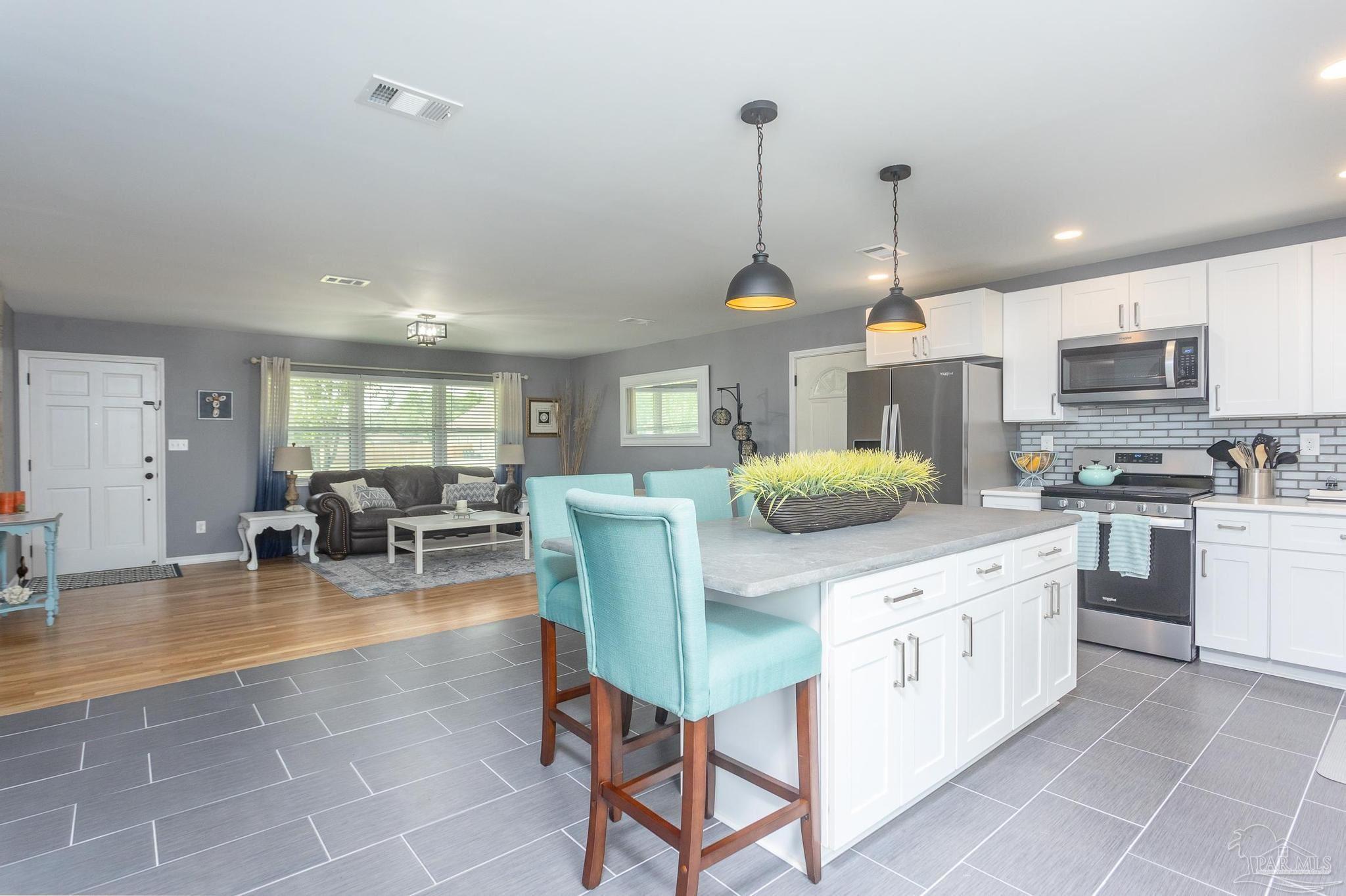 2020 Ceylon Road Pensacola, FL 32526 - Photo 8 of 47 Gallery Image 8
