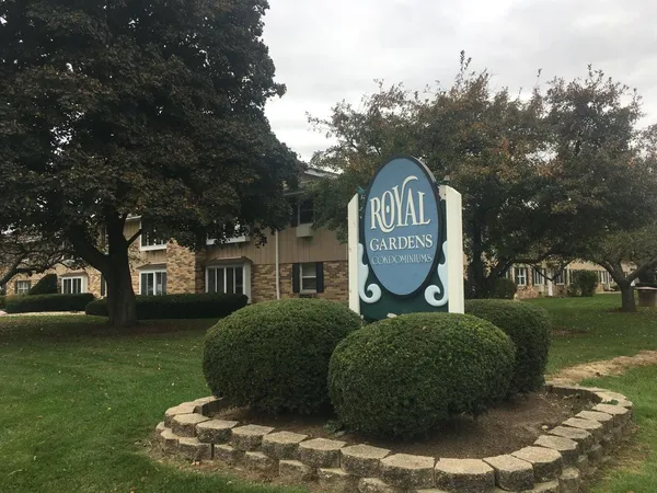 $79,900 | 5625 West Brown Deer Road, Unit 211, Milwaukee, WI 53223