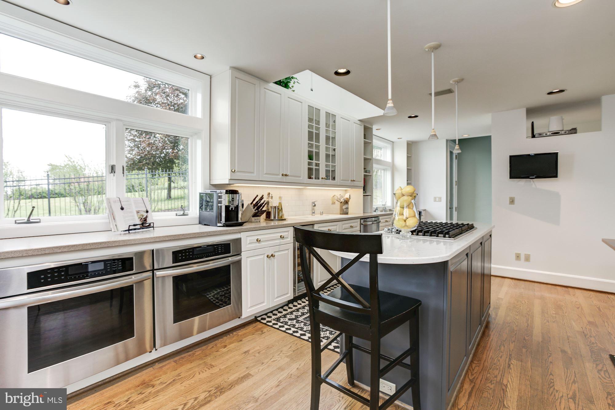 302 Rugby Cove Arnold, MD 21012 - Photo 27 of 61 Kitchen with Thermador double convection ovens