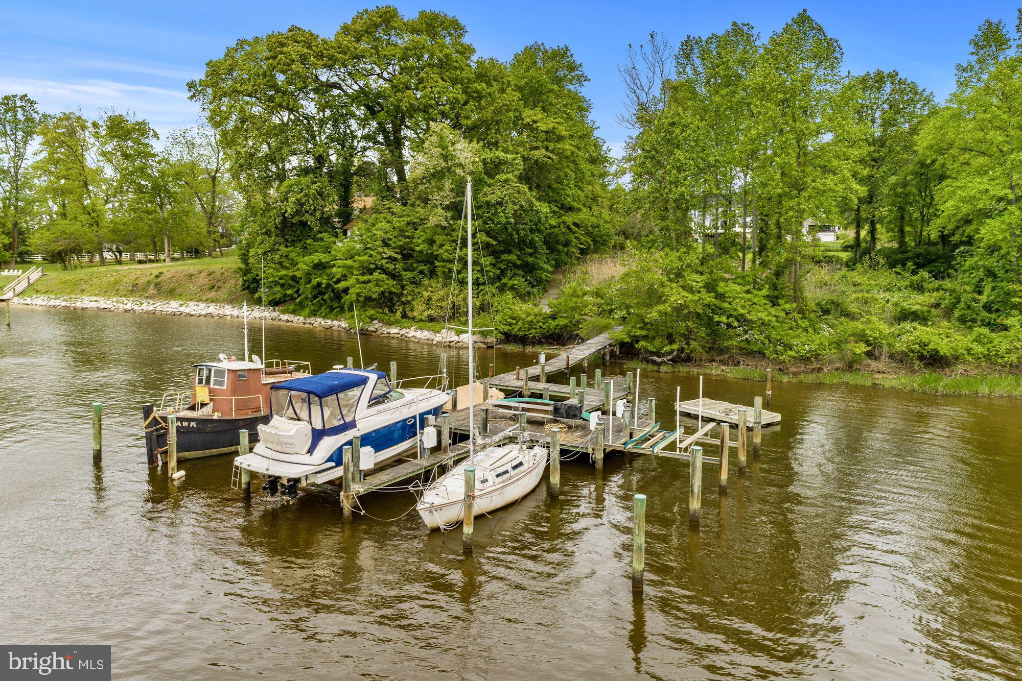 302 Rugby Cove Arnold, MD 21012 - Photo 53 of 61 Assigned 50 ft deep water slip at community marina