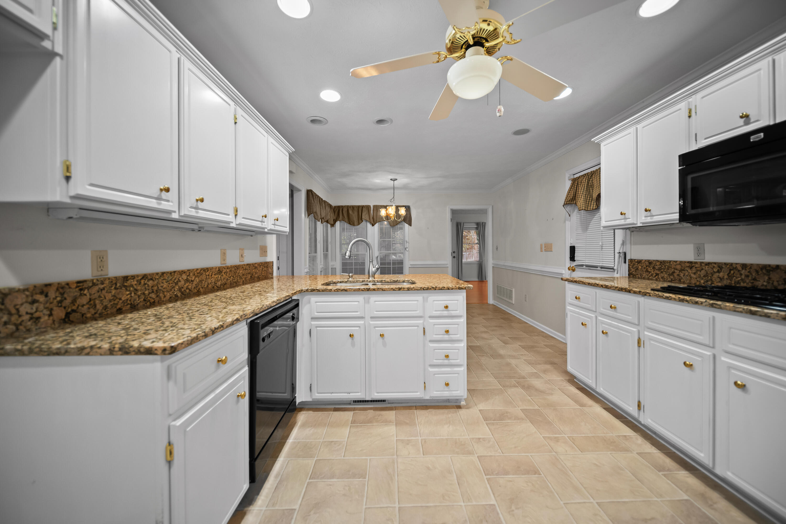 175 Aberdeen Drive Southwest Aiken, SC 29803 - Photo 8 of 35 DSC01999