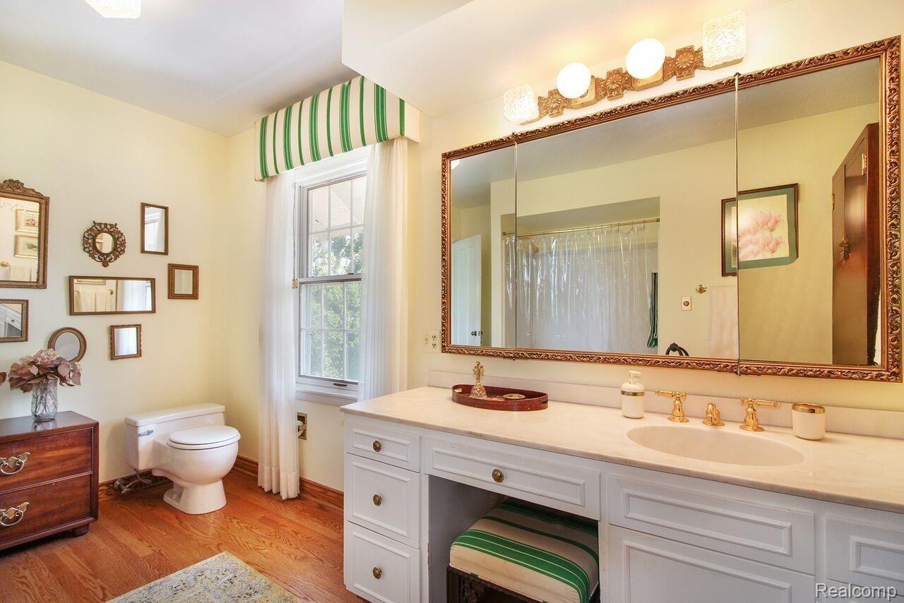 888 Lake Shore Road Grosse Pointe, MI 48236 - Photo 34 of 40 34.jpeg