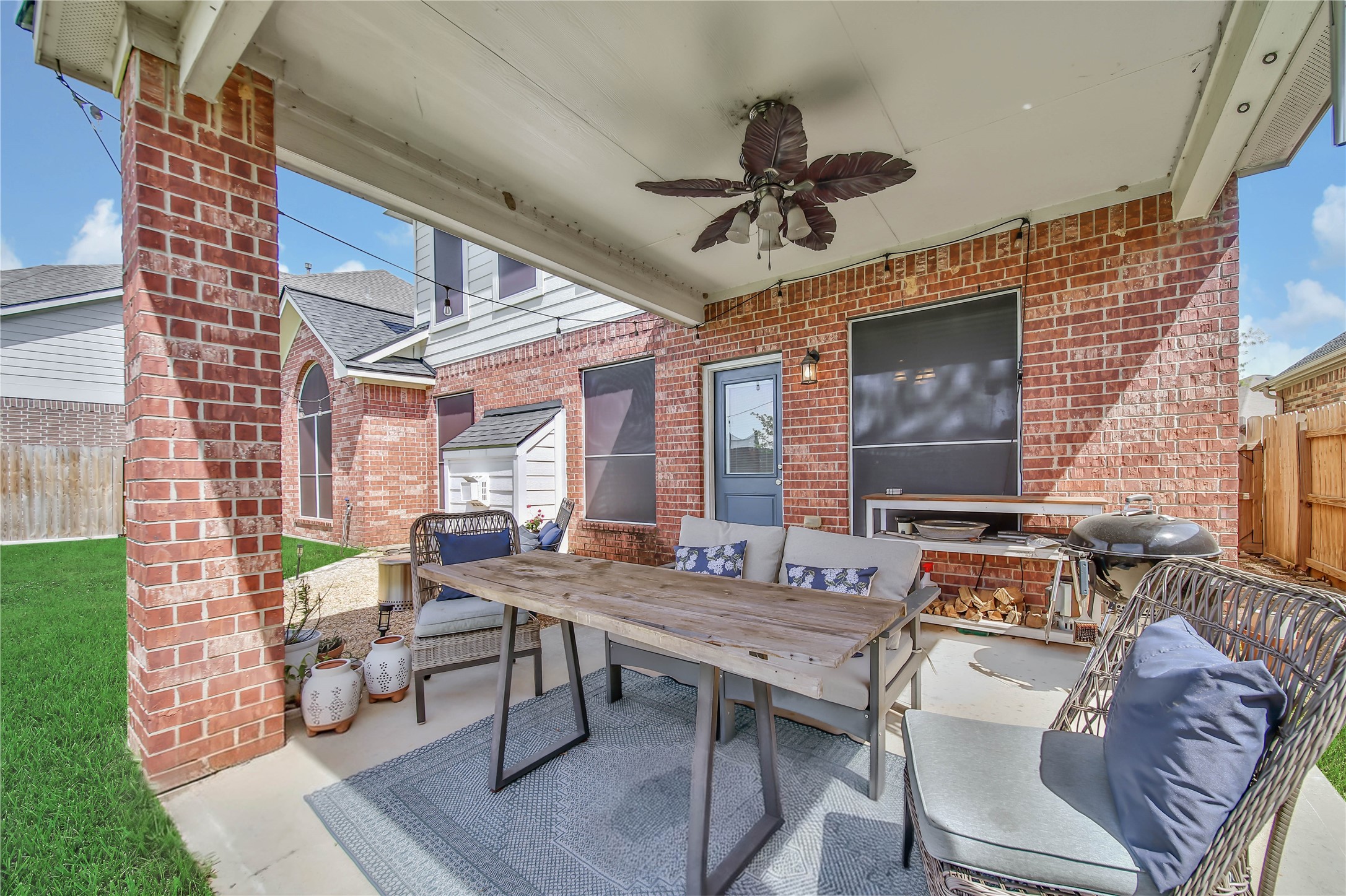 21715 Flecherwood Court Spring, TX 77388 - Photo 31 of 43 a living room with furniture and a large window