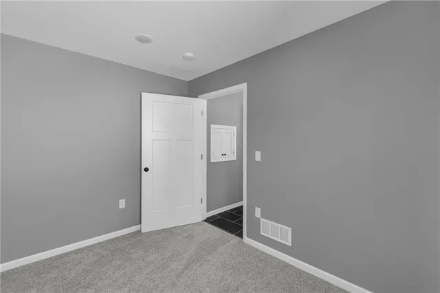 $299,900 | 303 North Prairie Street, Hamilton, MO 64644