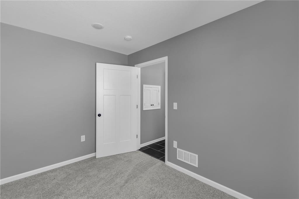 303 North Prairie Street Hamilton, MO 64644 - Photo 19 of 35