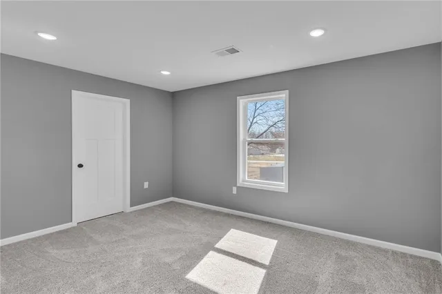 $299,900 | 303 North Prairie Street, Hamilton, MO 64644