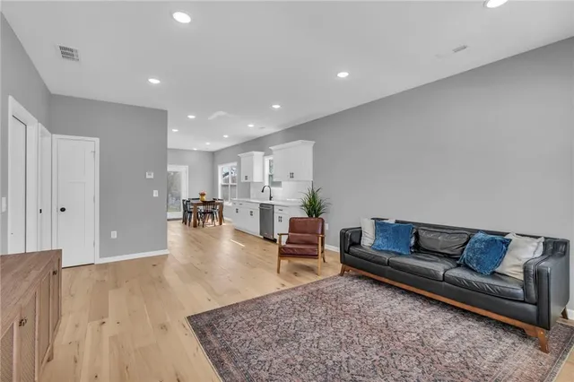 $299,900 | 303 North Prairie Street, Hamilton, MO 64644