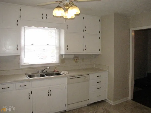 $1,495 | 445 Williamsburg Way, Fayetteville, GA 30214