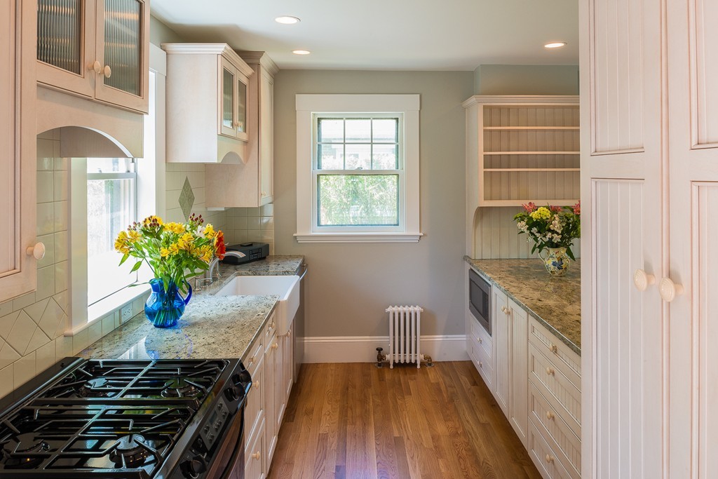 9 Bubier Road Marblehead, MA 01945 - Photo 5 of 15 Gallery Image 5