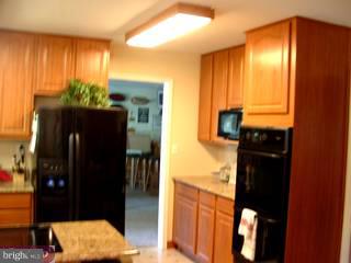 22 Rust Hill Road Levittown, PA 19056 - Photo 4 of 6