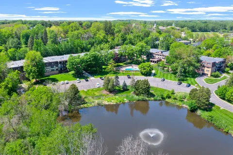 $330,000 | 205 Barry Avenue South, Unit 117, Wayzata, MN 55391