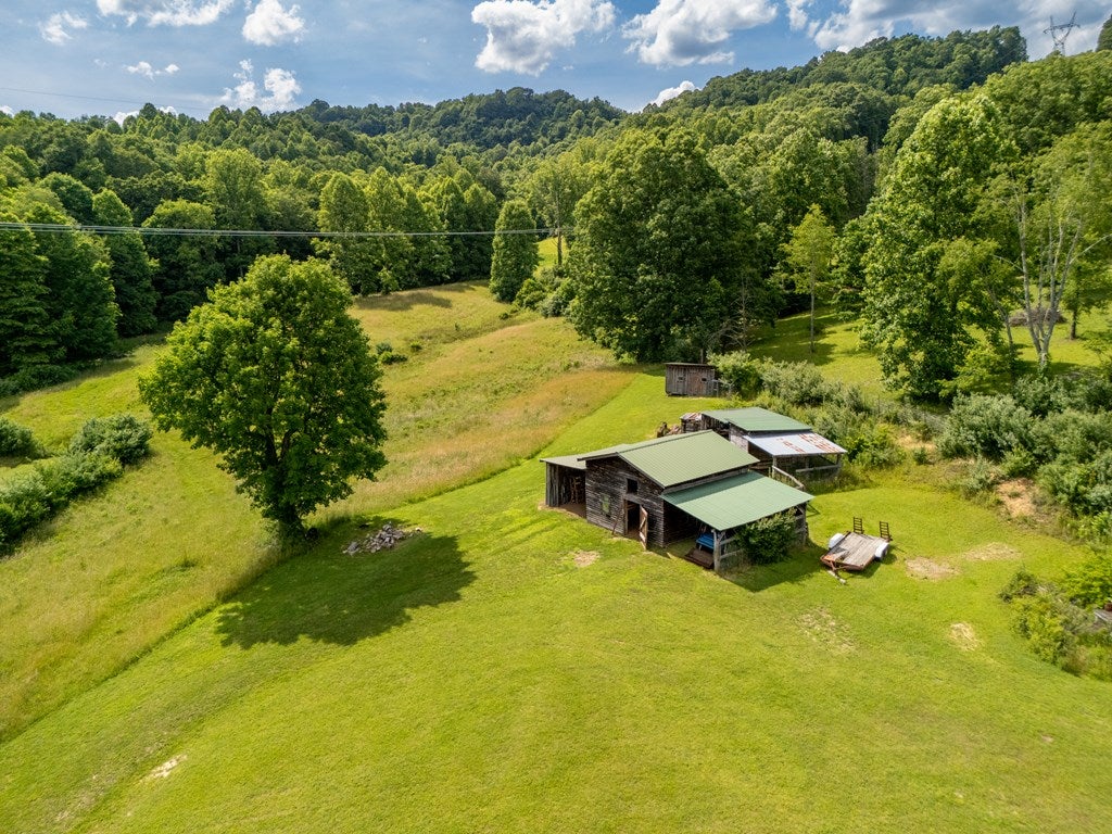 351 Hess Lively Road Mount Hope, WV 25880 - Photo 7 of 55 Gallery Image 7