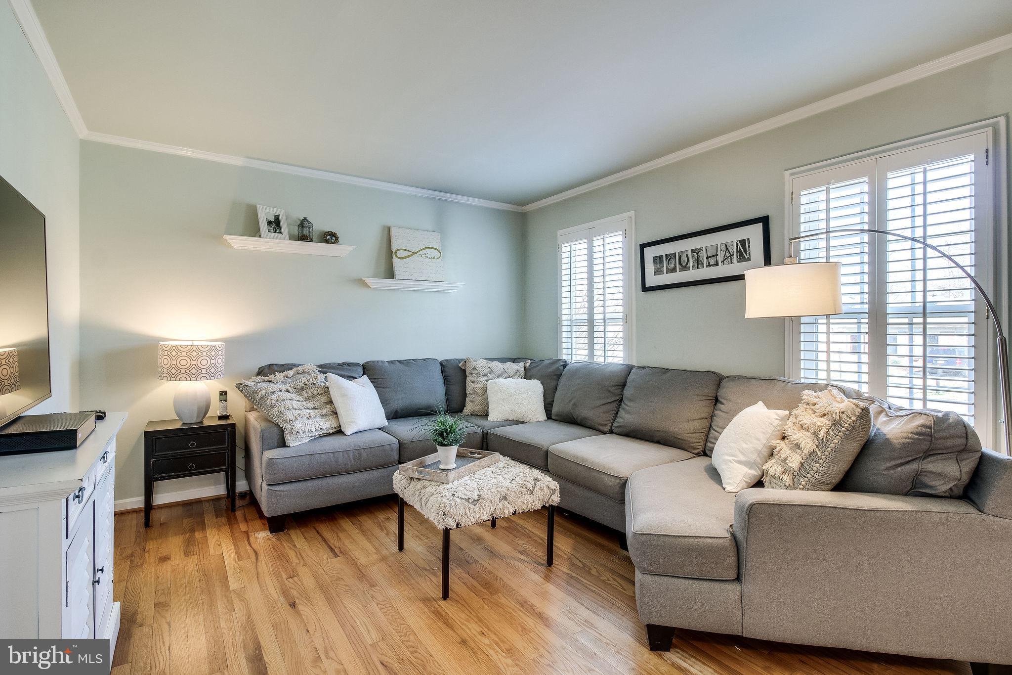 9303 Winbourne Road Burke, VA 22015 - Photo 12 of 80 Living room