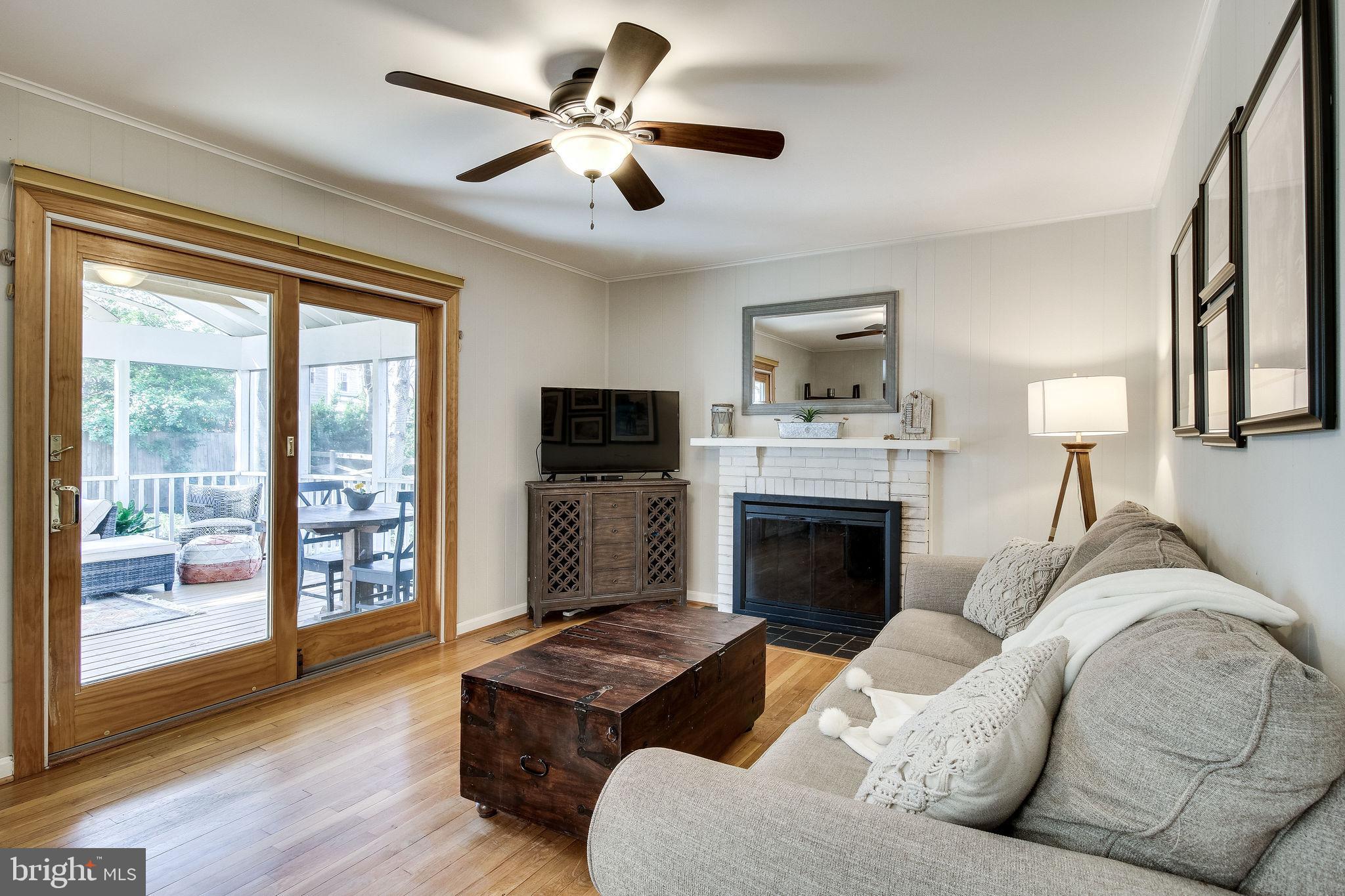 9303 Winbourne Road Burke, VA 22015 - Photo 29 of 80 Family room