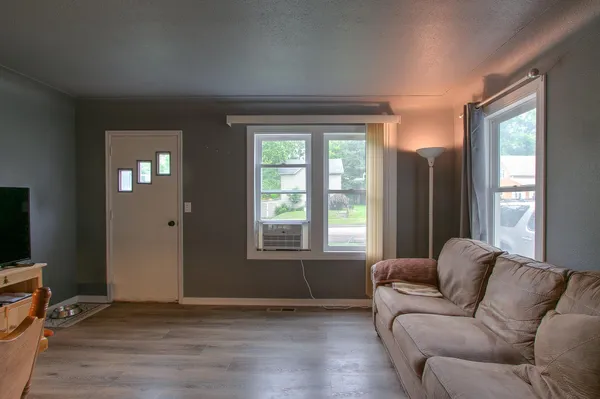 $195,000 | 225 Wood Street, Mora, MN 55051