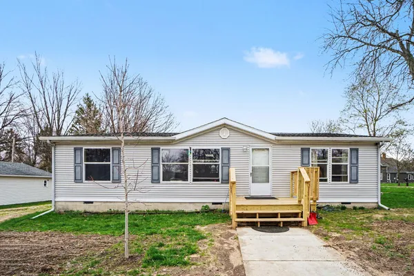 $225,000 | 403 East 2nd Street, Lawton, MI 49065